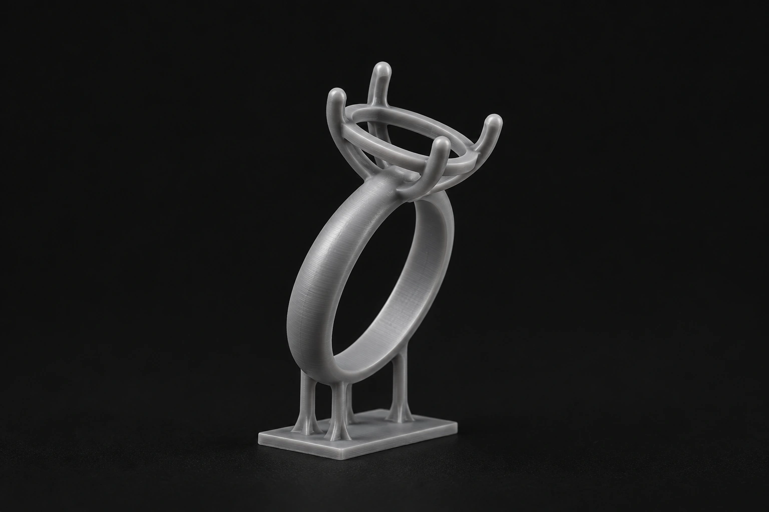 Illustration of an oval solitaire resin model on printing supports